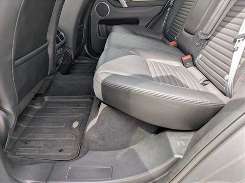 Used 2023 Land Rover Discovery Sport S image 19