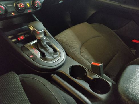 Used 2020 Kia Forte LXS FWD image 26