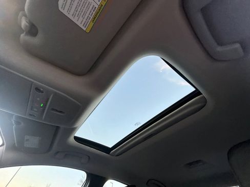 New 2026 Nissan Sentra SR w/ SR Premium Package FWD image 32