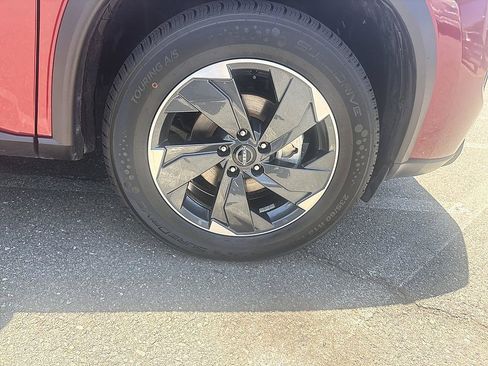 Certified 2025 Nissan Rogue SV AWD/4WD image 12