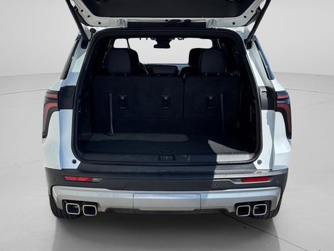 Used 2025 Chevrolet Traverse LT AWD/4WD image 7