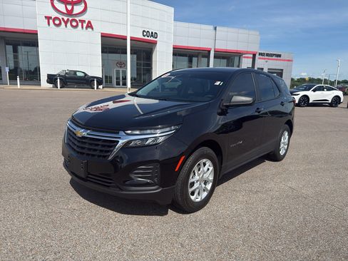 Used 2024 Chevrolet Equinox LS AWD/4WD image 1