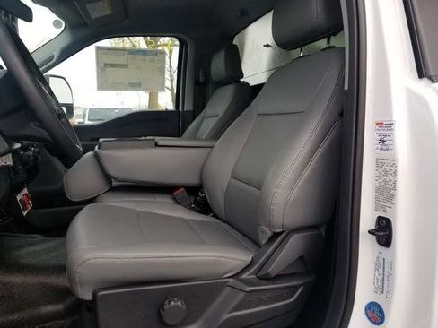 New 2026 Ford F550 4x4 Regular Cab Super Duty image 17