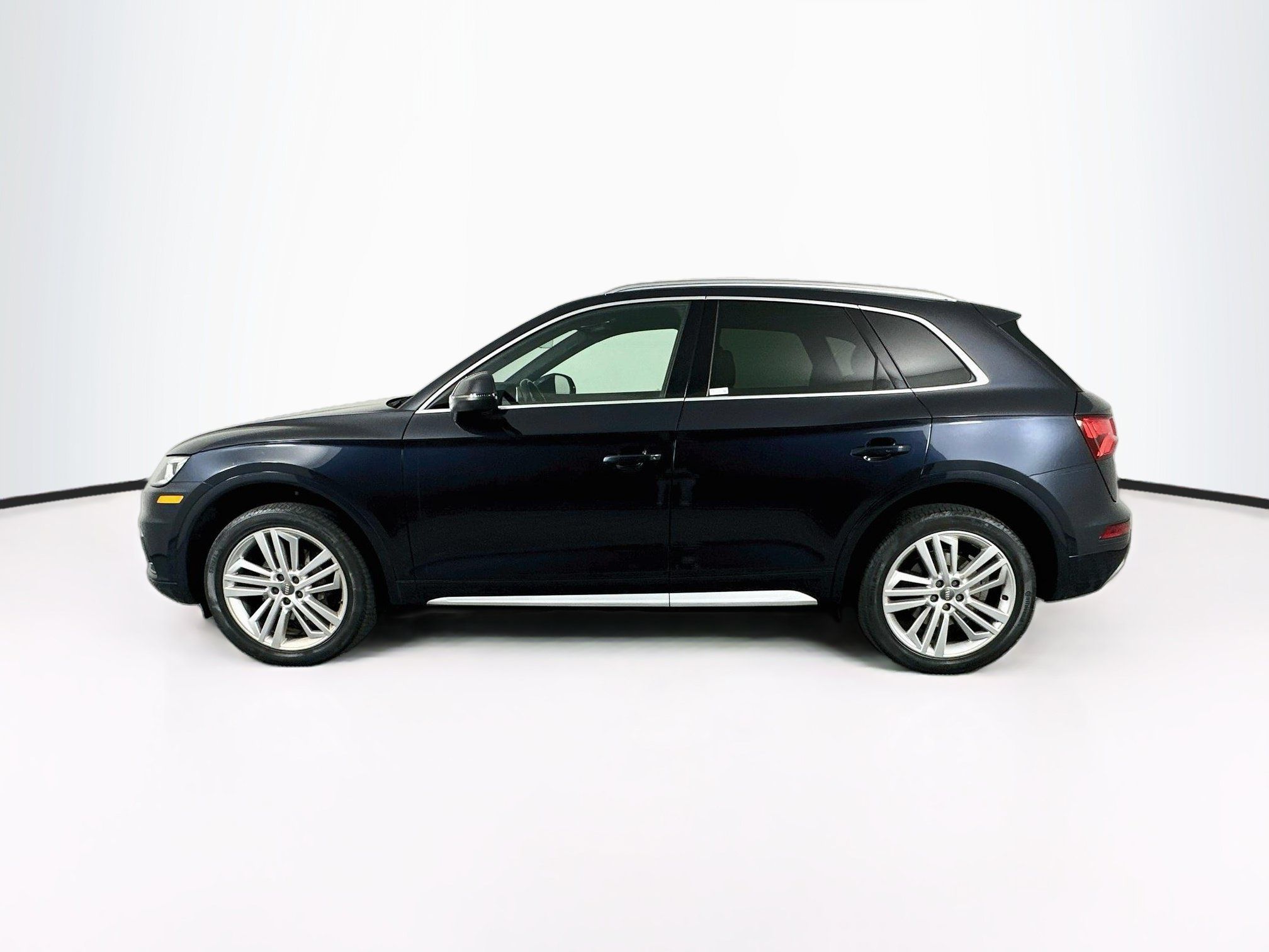 Used 2018 Audi Q5 2.0T Premium Plus w/ Premium Plus Package AWD/4WD image 4
