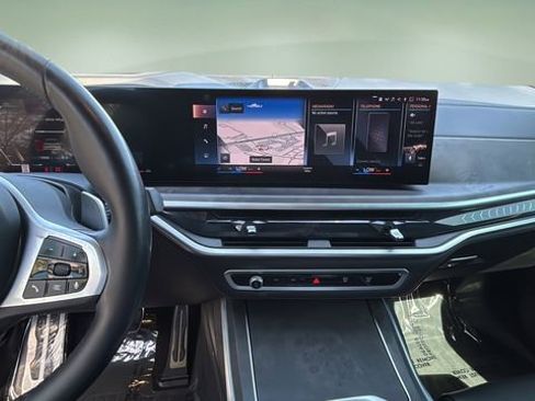 Used 2023 BMW X7 xDrive40i w/ Executive Package image 38