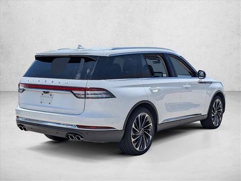 Used 2023 Lincoln Aviator Reserve w/ Equipment Group 201A RWD image 4