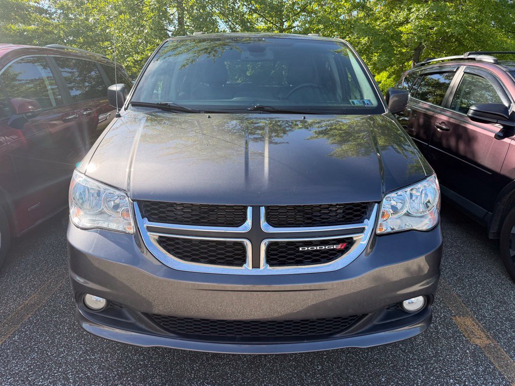 Used 2019 Dodge Grand Caravan SXT FWD image 2