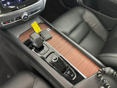 Used 2024 Volvo S60 B5 Plus image 19