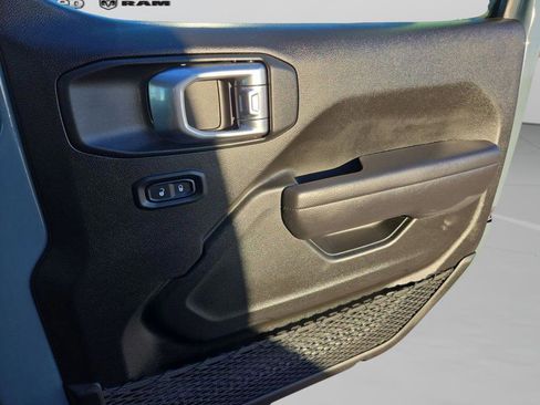 New 2025 Jeep Gladiator Sport image 44