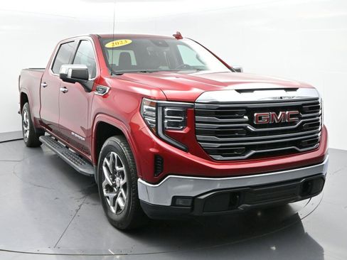 Used 2023 GMC Sierra 1500 SLT w/ SLT Convenience Package AWD/4WD image 2