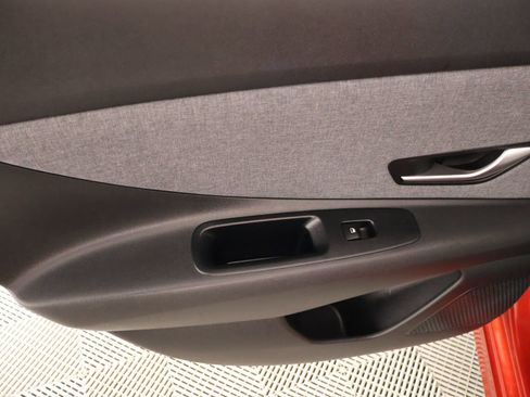 Certified 2021 Hyundai Elantra Limited FWD image 18