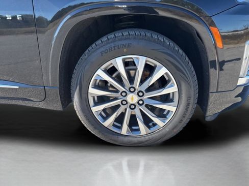 Used 2023 Chevrolet Traverse Premier image 44
