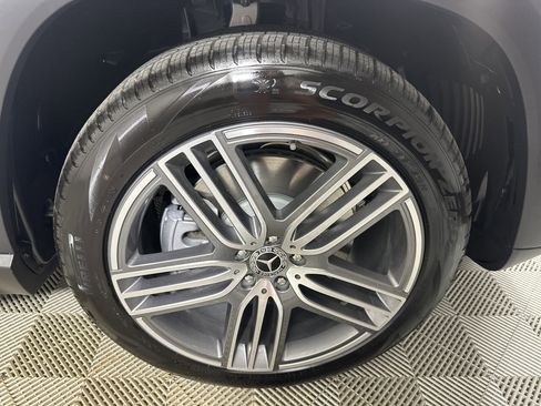 New 2026 Mercedes-Benz GLS 450 4MATIC image 28