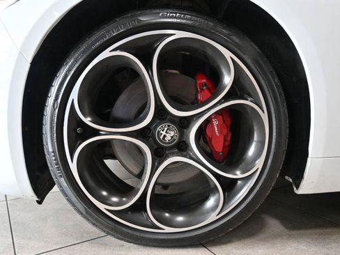 Used 2023 Alfa Romeo Giulia Ti AWD/4WD image 35