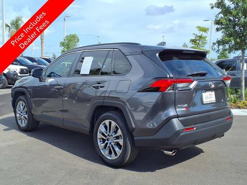 Used 2020 Toyota RAV4 XLE Premium FWD image 5