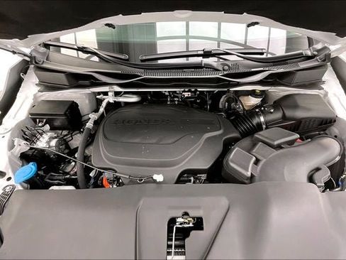 New 2026 Honda Odyssey Touring image 13