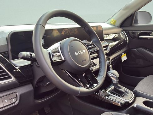 New 2026 Kia Seltos S AWD/4WD image 25