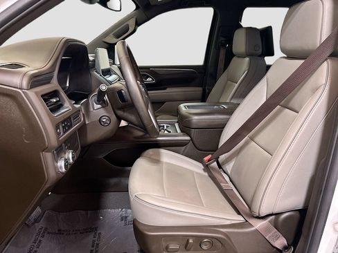 Used 2024 GMC Yukon SLT w/ SLT Luxury Package RWD image 19