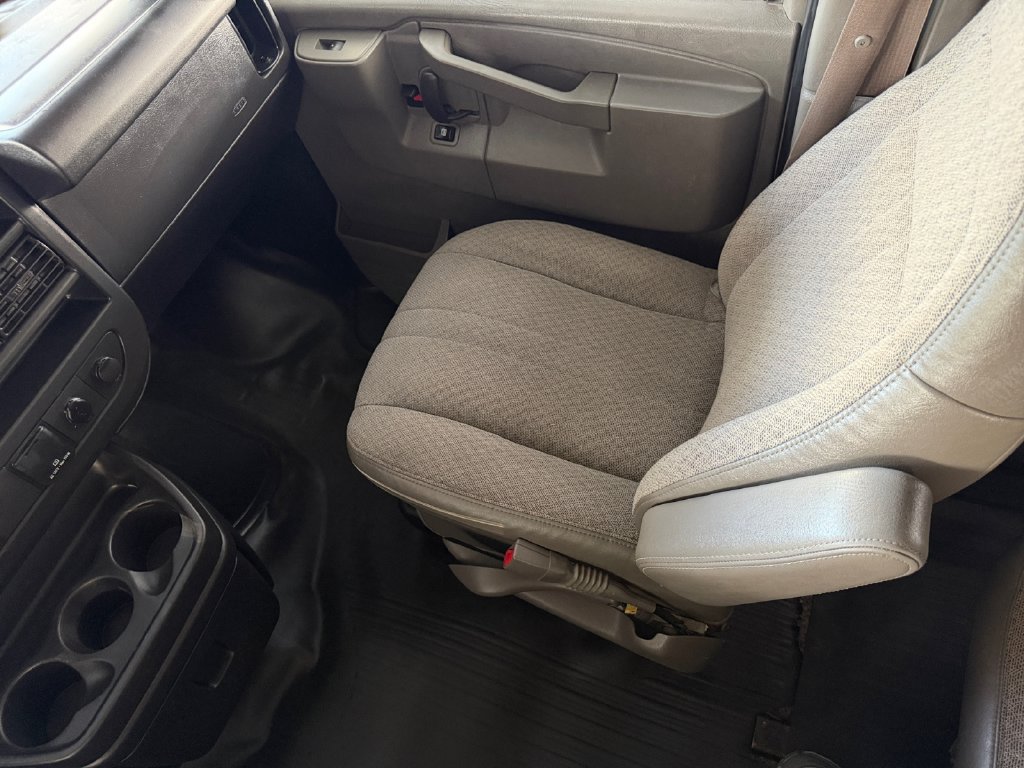 Used 2019 Chevrolet Express 3500 LS RWD image 30