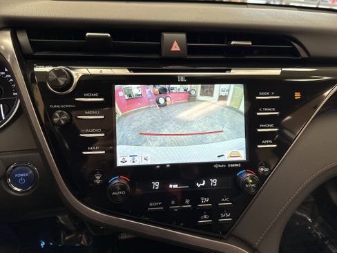 Used 2020 Toyota Camry XLE image 41