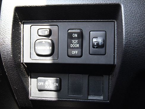 Used 2015 Toyota Tundra SR image 15