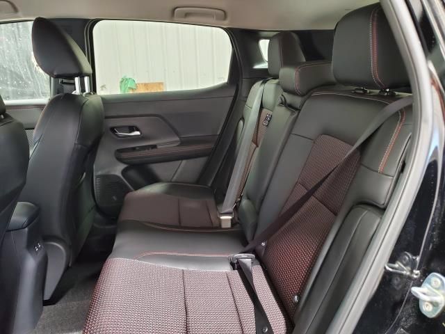 Used 2025 Nissan Kicks SR AWD/4WD image 8