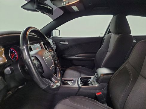 Used 2019 Dodge Charger SXT image 17