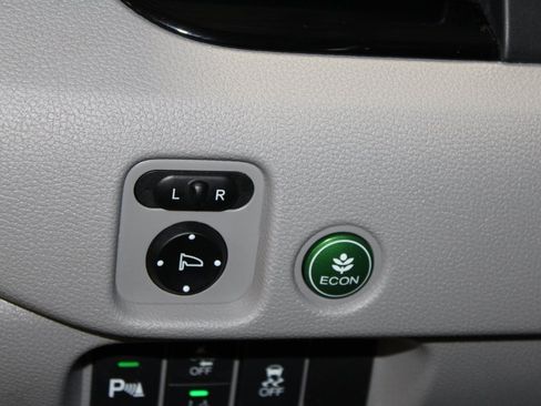 Used 2022 Honda Pilot Touring image 11