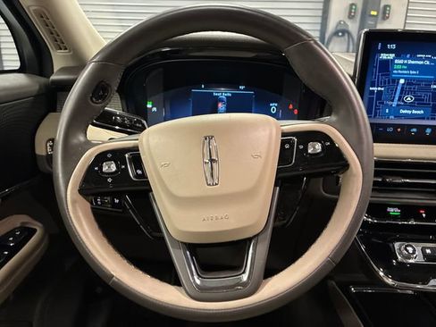 Used 2023 Lincoln Corsair FWD image 14