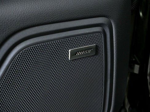 Certified 2026 Porsche Macan Turbo AWD/4WD image 7