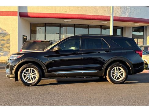 Used 2025 Ford Explorer Active image 7