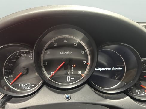 Used 2011 Porsche Cayenne Turbo AWD/4WD image 17
