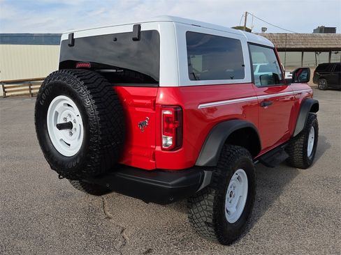 Used 2024 Ford Bronco Heritage Edition image 4