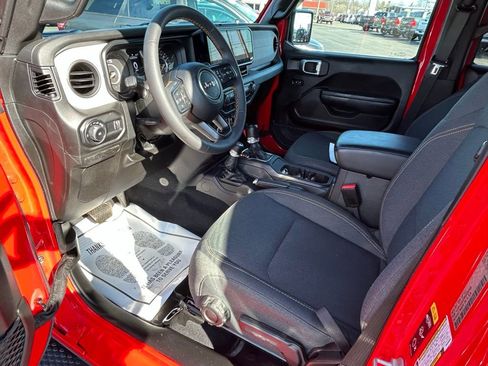 Used 2024 Jeep Wrangler Unlimited Sport AWD/4WD image 9
