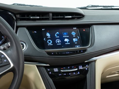 Used 2017 Cadillac XT5 Premium Luxury image 19