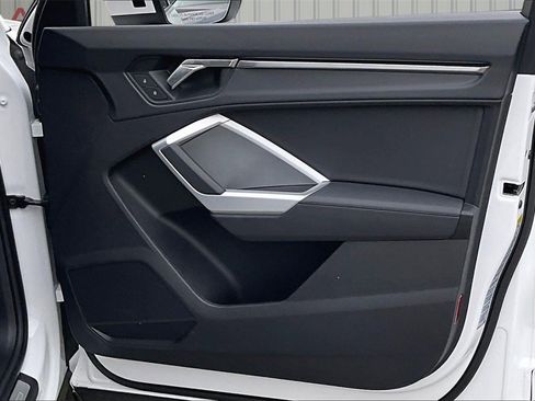 Used 2025 Audi Q3 2.0T Premium w/ Convenience Package image 28