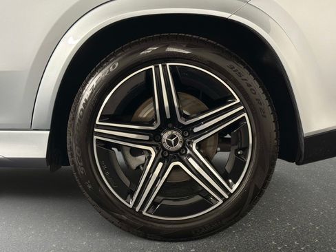 Used 2026 Mercedes-Benz GLE 450 4MATIC w/ Driver Assistance Package image 12