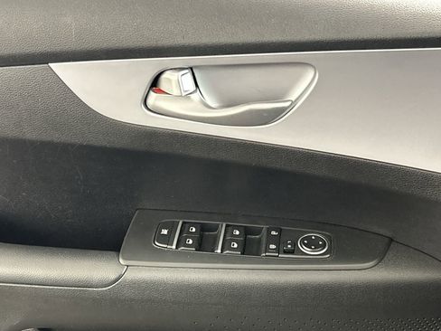 Used 2024 Kia Forte LXS image 18