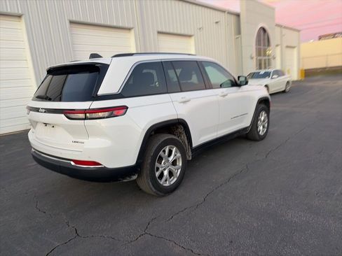 Used 2023 Jeep Grand Cherokee Limited image 7