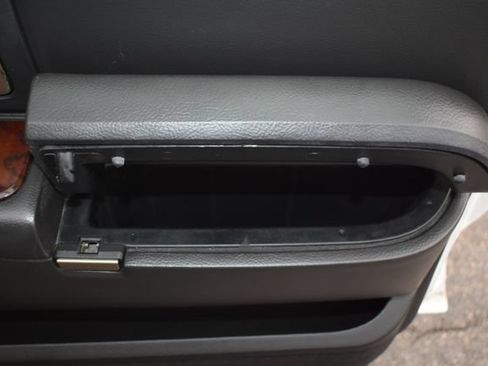 Used 2008 Lincoln Town Car Executive RWD image 43
