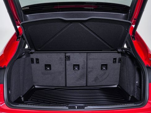 Certified 2022 Porsche Macan GTS image 28