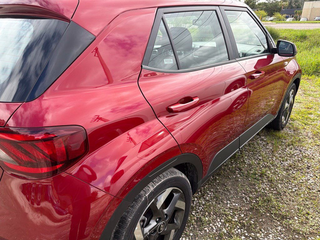 Used 2025 Hyundai Venue SEL FWD image 8