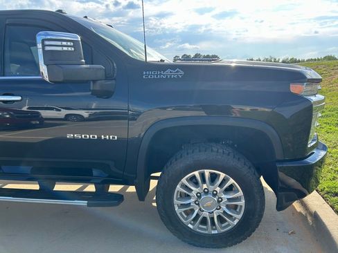 Used 2022 Chevrolet Silverado 2500 High Country AWD/4WD image 2