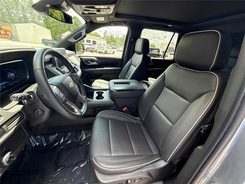 Used 2023 Chevrolet Tahoe Premier AWD/4WD image 11