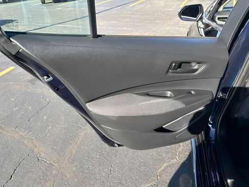 Used 2022 Toyota Corolla LE image 29