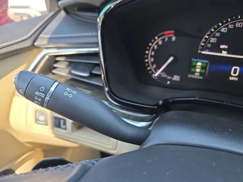 Used 2019 Cadillac XT5 AWD image 22