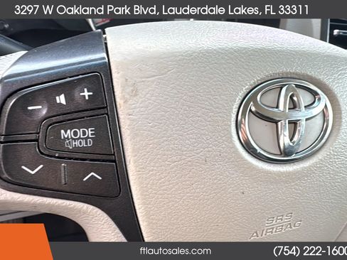 Used 2014 Toyota Sienna SE FWD image 41