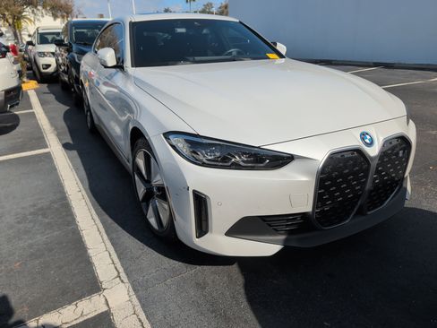 Used 2024 BMW i4 eDrive40 w/ Convenience Package image 1