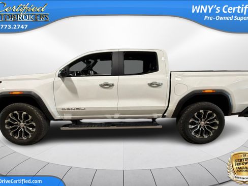 Used 2023 GMC Canyon Denali AWD/4WD image 9