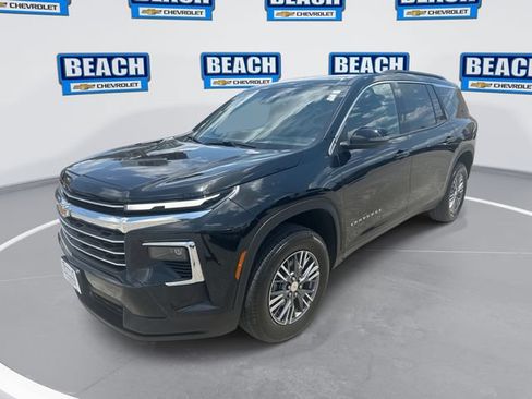 Used 2026 Chevrolet Traverse LT AWD/4WD image 1
